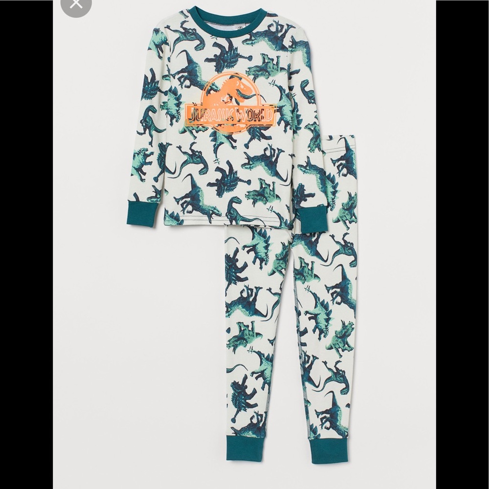H&M Jurassic world pajama set green white size 7/8 Boys